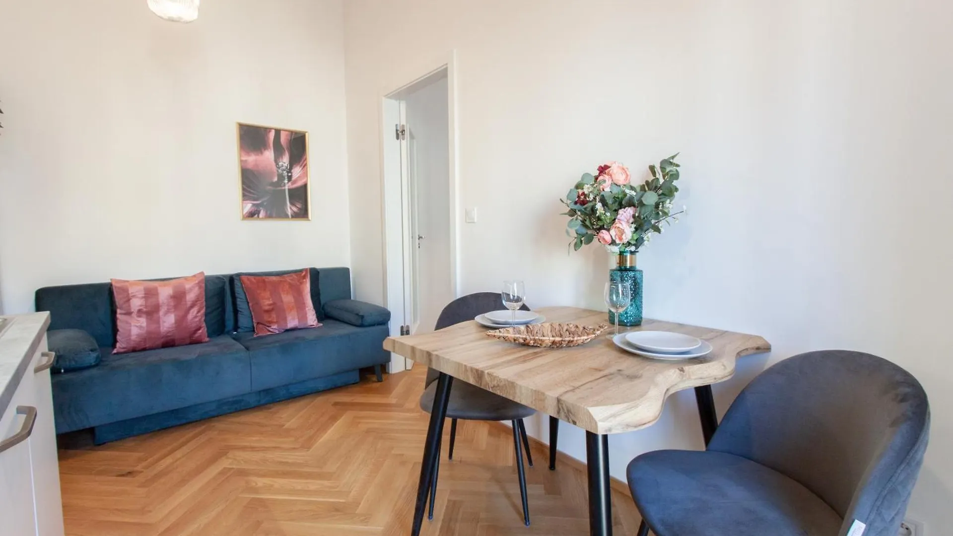 Churchill Heritage Apartments Praga
