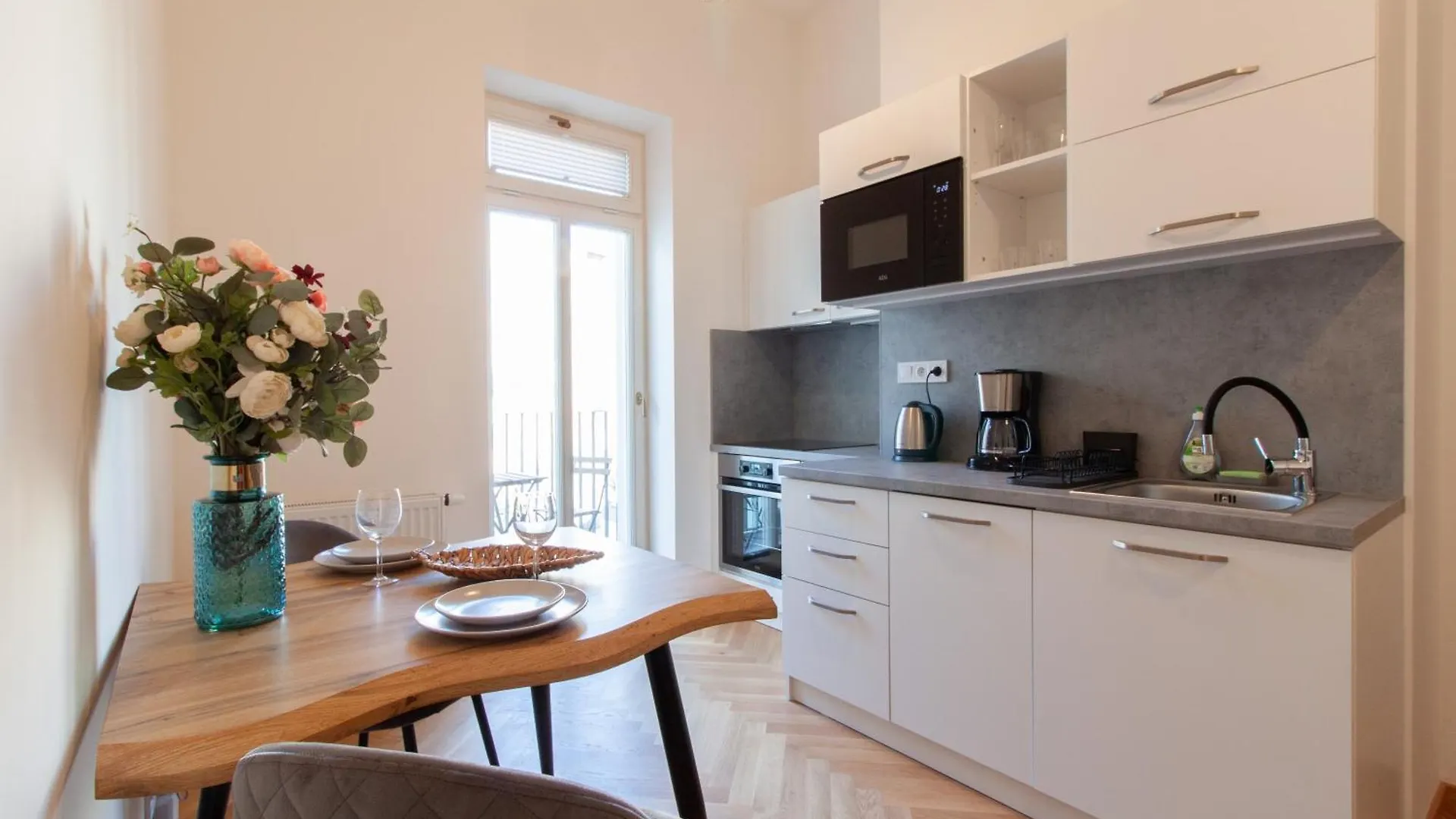 Churchill Heritage Apartments Praga